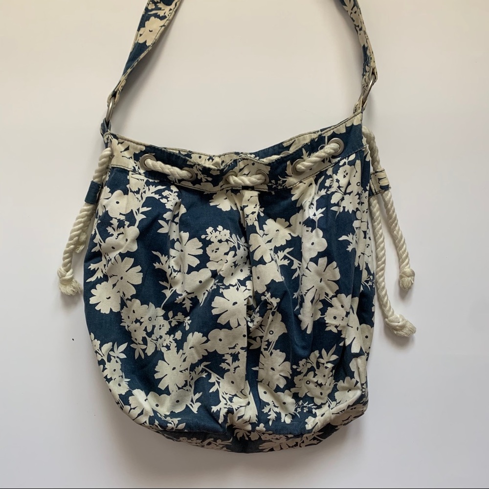 Aeropostale floral tote bag